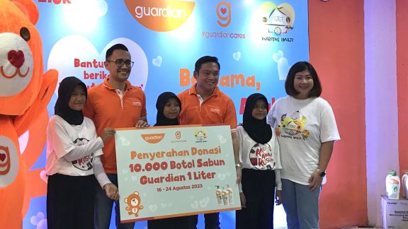 Dukung Kesehatan Anak Indonesia, Guardian Bagikan Ribuan Sabun Mandi, Intip Yuk Kegiatannya!