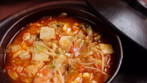 Resep Sup Tauge Tahu Pedas, Makanan Hangat yang Pas Disajikan Saat Musim Hujan, Rasanya Hot Banget Moms!