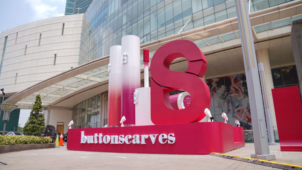 Buttonscarves Hadirkan The Giant Cozy Lip Whipped Cream Installation, Ini Lho Penampakannya Beauty!