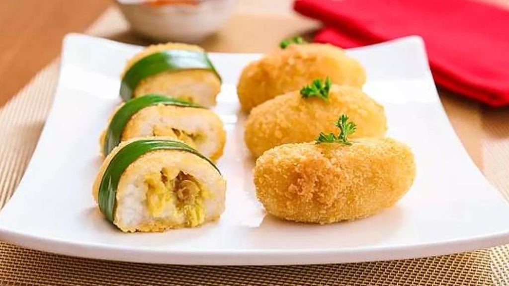 Gak Kalah Enak dengan Biasanya, Cusss Bikin Lemper Goreng Isi Ayam Suwir yang Bisa Jadi Camilan Ketika Acara Keluarga, Enak Moms!