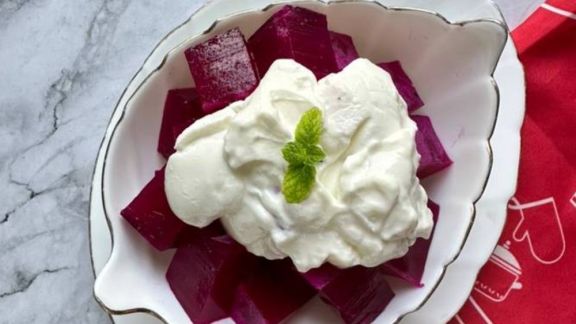 Super Yummy, Ini Resep Salad Jelly Buah Naga yang Creamy, Vla-nya Bikin Sendiri Yuk Moms, Enak Banget Lho, Sssttt Ada Bahan Rahasianya!