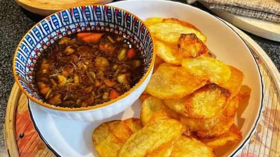 Cuma Butuh Kentang, Cusss Bikin Camilan Kentang Crispy Kecap yang Gurih dan Krenyes-krenyes, Cocok Disantap Ketika Nyantai Nih!