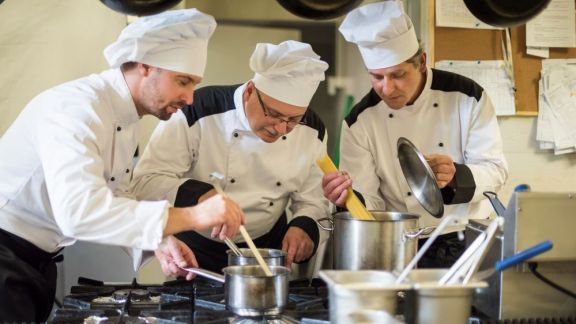 Tertarik Jadi Chef? Simak Yuk 5 Daftar Sekolah Kuliner Paling Top di Dunia, Ada Le Cordon Bleu Beauty!