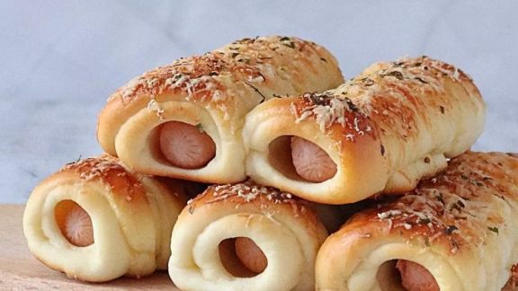 Super Fluffy, Cusss Intip Cara Bikin  Roti Sosis, Bisa Jadi Ide Sarapan untuk PakSu dan Anak-anak Moms!