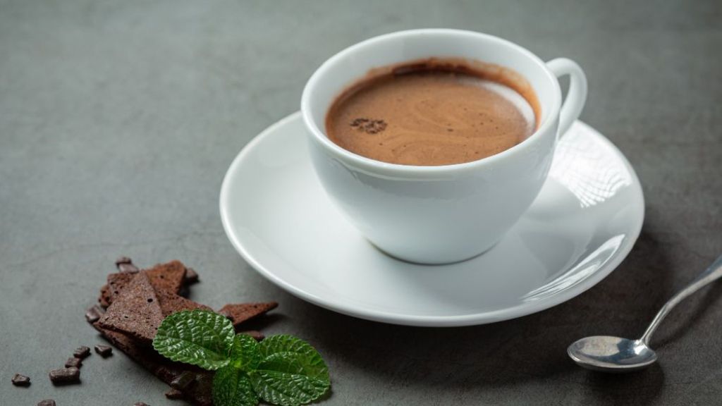 Hujan Turun di Pagi Hari Bikin Tubuh Mager untuk Bangun dari Kasur? Cuss Langsung Segerin dengan Kopi Coklat Panas, Cuma Butuh 4 Bahan Saja