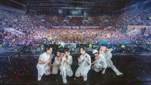 Sapa Penggemar Tanah Air, Yoasobi Sukses Gelar Asia Tour Live di Jakarta! Intip Yuk Keseruannya!