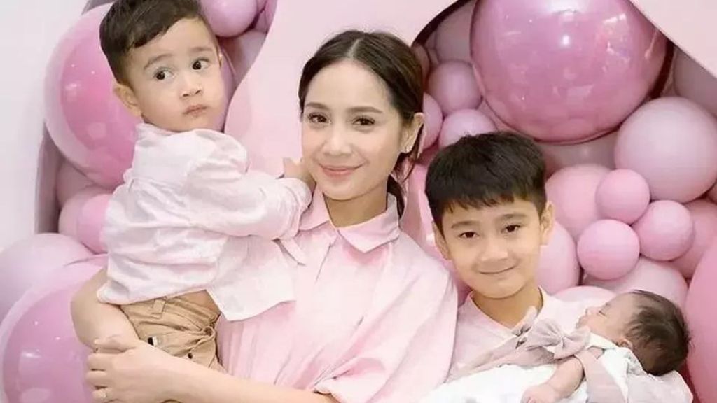 Resmi Angkat Jadi Anak? Raffi Ahmad dan Nagita Slavina Gelar Aqiqah untuk Baby Lily: Ini Kesayangannya Papa Raffi!