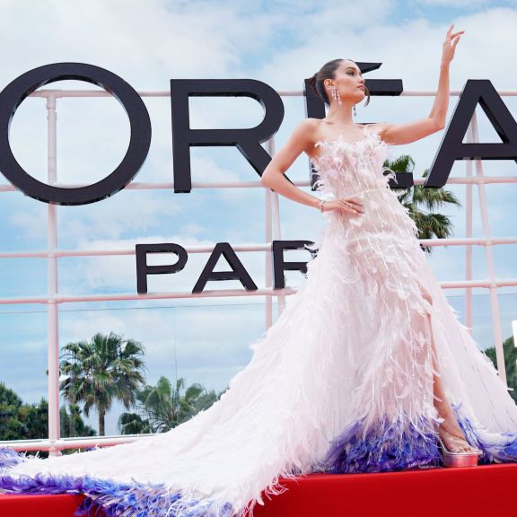 Mewah! Pesona Cinta Laura pada Cannes Film Festival 2024 yang Angkat Tema Gaun Jalak Bali, Intip Yuk Detailnya!