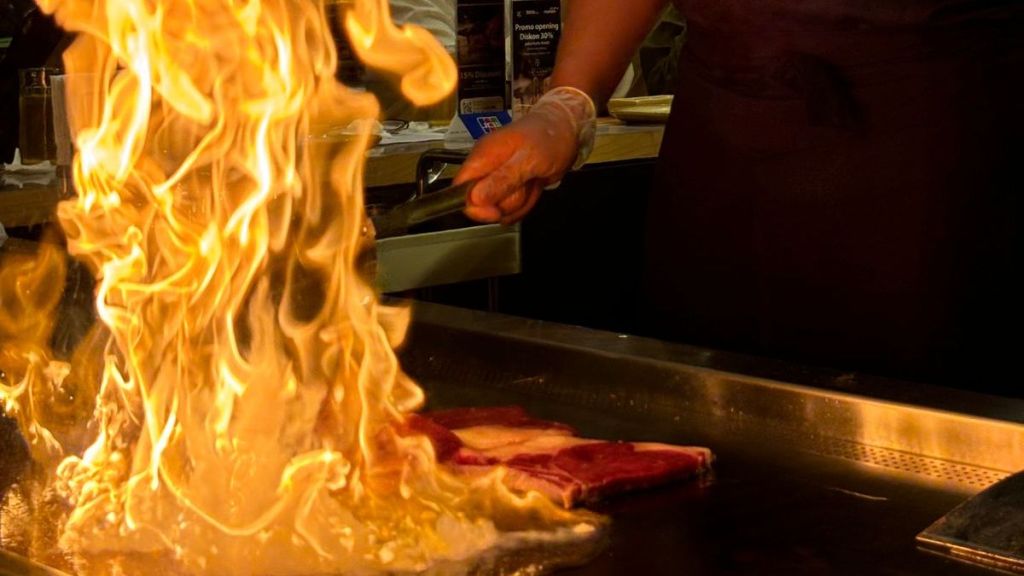 Bisa Jadi Ide Kuliner Akhir Pekan, Cuss Nikmati Japanese Live Teppanyaki di Maison Tatsuya Aeon Deltamas!