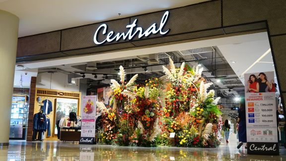 Festival Bunga Segar Khas Thailand Diboyong Central Department Store untuk Rayakan Satu Dekade, Segar Banget!