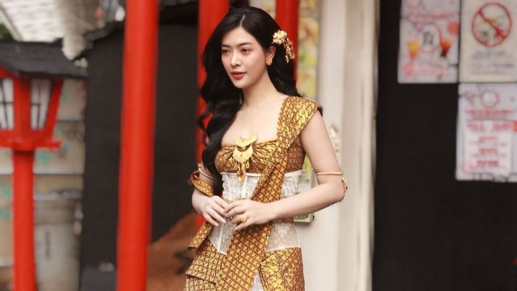 Profil Dara Saraswati, Perempuan yang Pakai Kebaya Sehari-hari untuk Lestarikan Budaya Indonesia