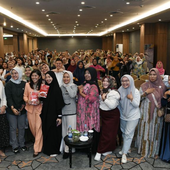 Meutya Hafid Ajak Perempuan Pelaku UMKM Manfaatkan Teknologi untuk Tingkatkan Daya Saing Bisnis