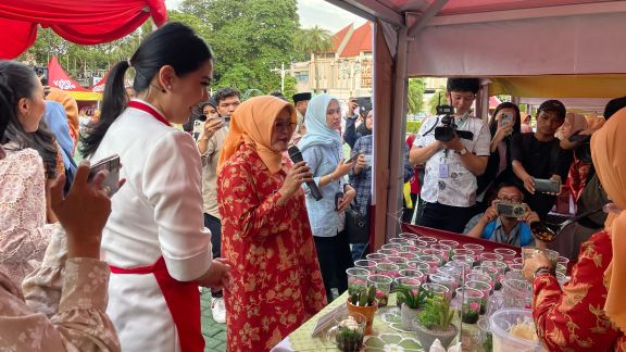 Mengintip Pentingnya Peran Perempuan Indonesia dalam Tradisi Takjil di Bulan Suci Ramadan