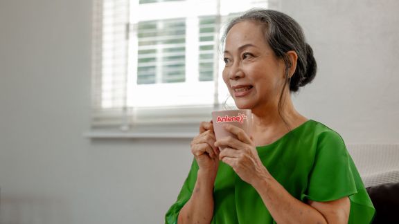 Jaga Kekuatan Tulang di Usia Senja, Ini Rahasia Gaya Hidup Sehat dan Susu Berkalsium Menurut Anlene!