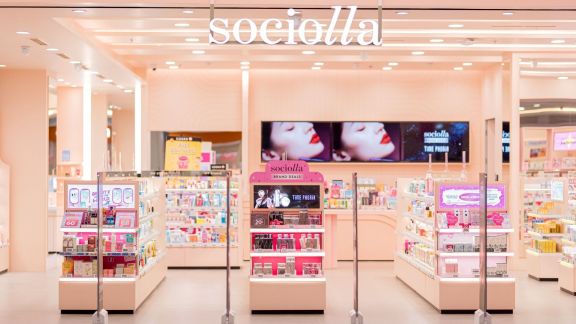 Sociolla Resmi Ekspansi ke Padang, Hadirkan Toko Omnichannel Pertama di Basko City Mall