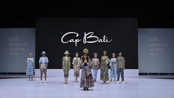 Cap Bali Luncurkan ‘Tropical Peacock’ di IFW 2025, Simbol Merak Bali dalam Balutan Fashion Tropis Modern!