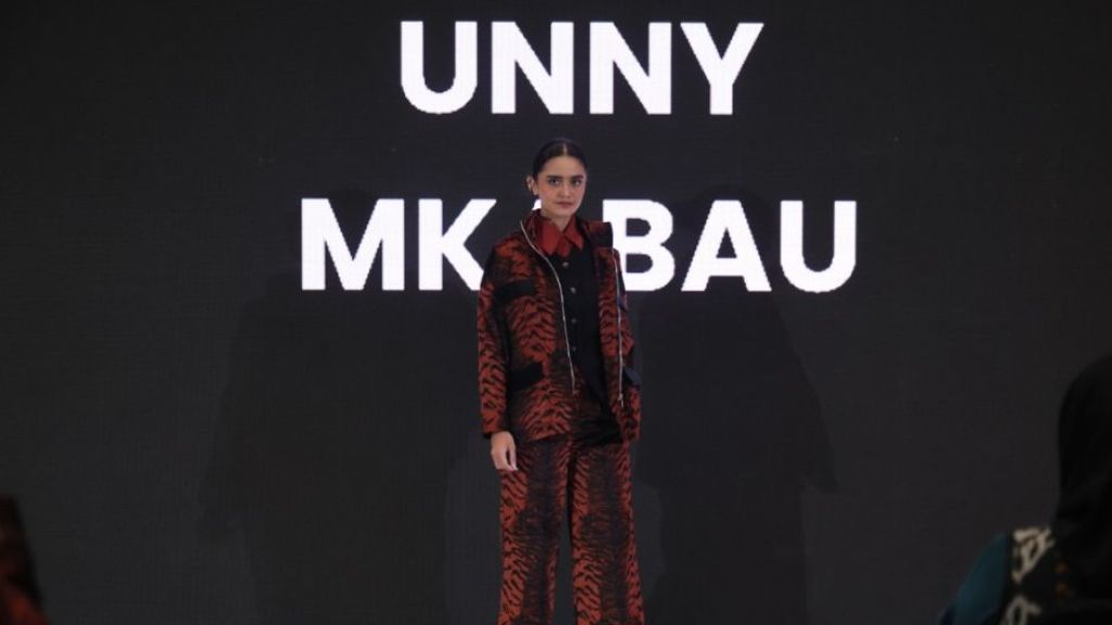UNNY MKABAU Gaungkan Isu Satwa Lewat Koleksi Balang Manarangi di Indonesia Fashion Week 2025