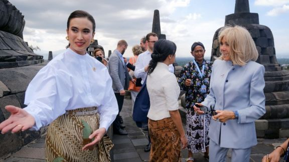 Profil Brigitte Macron, Seorang Guru yang Kini Jadi Ibu Negara Prancis