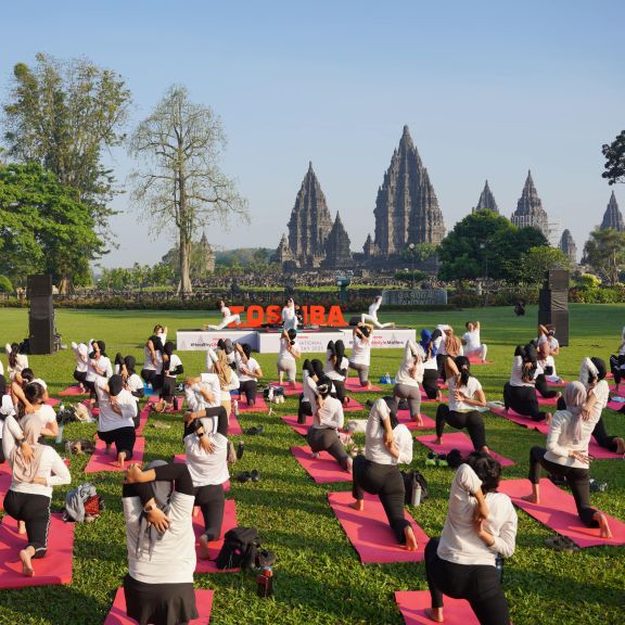 Bukan Sekadar Yoga, Toshiba Bawa Revolusi Hidup Sehat dari Prambanan ke Dapur Rumah!