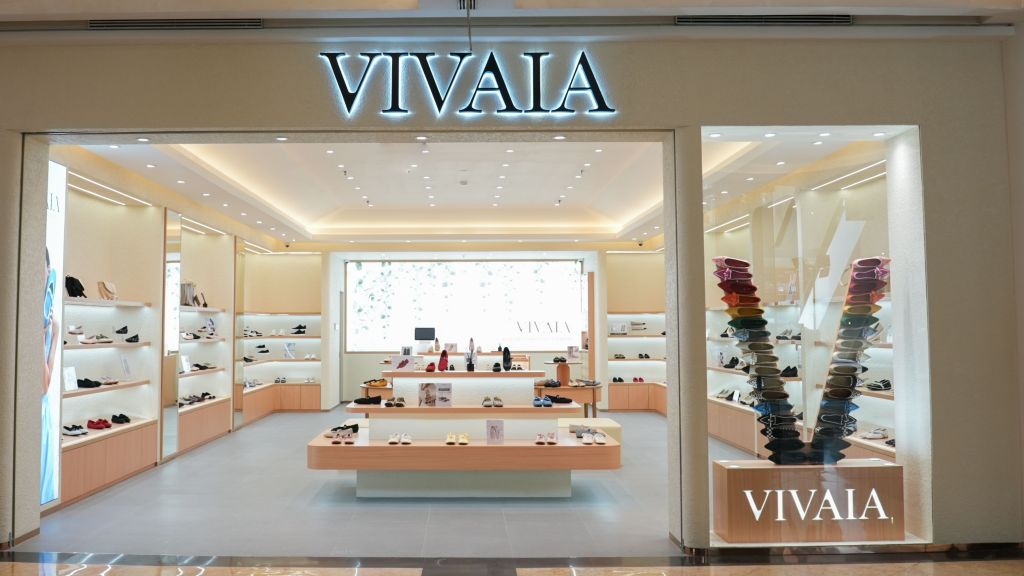 Inspiratif! Intip Yuk Perjalanan Brand VIVAIA yang Jual Sepatu Rajut dari Botol Plastik Daur Ulang
