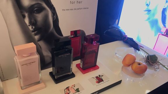 Sensasi Baru dari Narciso Rodriguez, Parfum Intense yang Diracik dengan AI & Musk Menggoda Banget Nih Beauty!