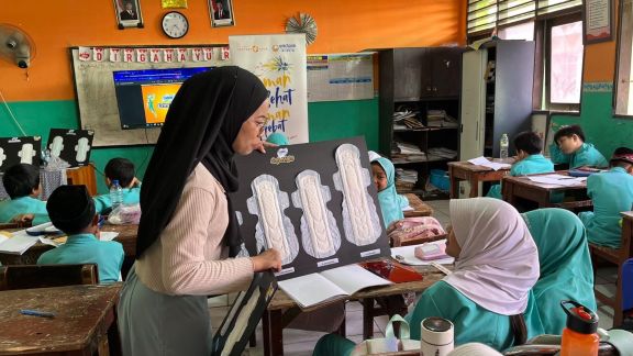 Menstruasi Tak Lagi Tabu, Pelajar Bekasi-Depok Dapat Edukasi Soal Kebersihan Lho Beauty!
