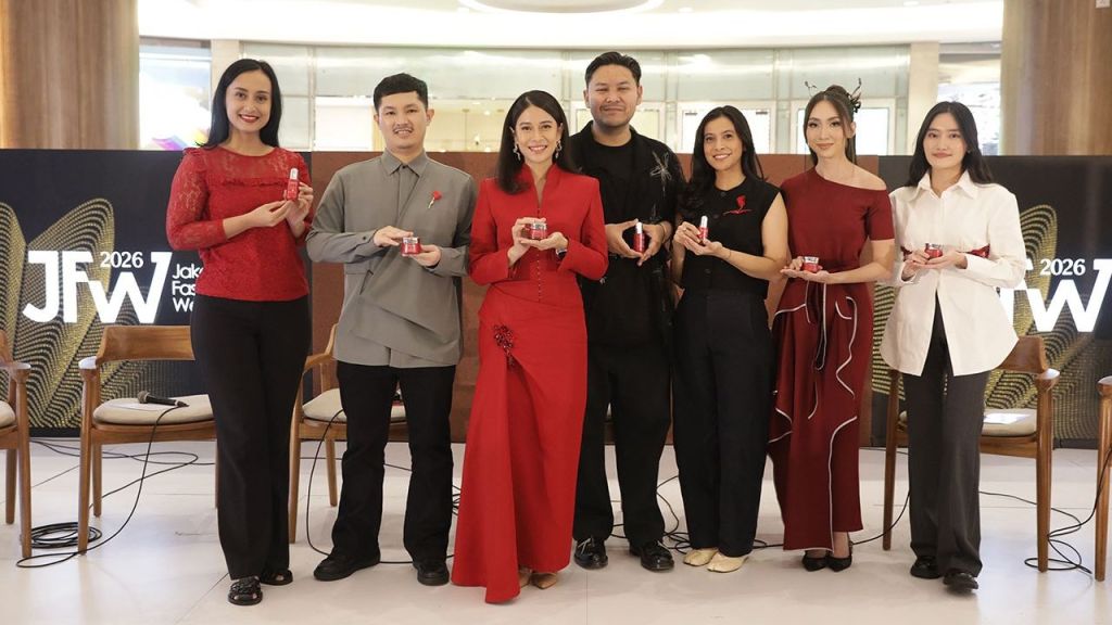POND’S Age Miracle Rayakan Puncak Gerakan Melawan Ageism di ‘Miracle Runway Jakarta Fashion Week 2026