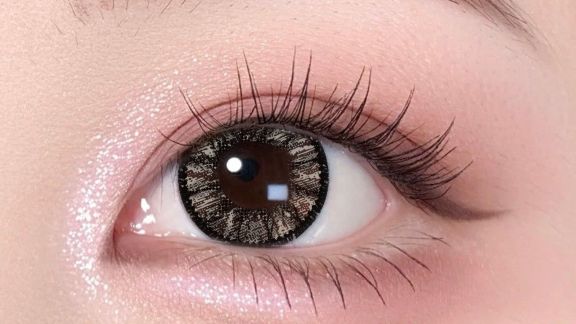 Rekomendasi Softlens 'Big Eyes' untuk Para Gen Z, Beauty Tertarik?