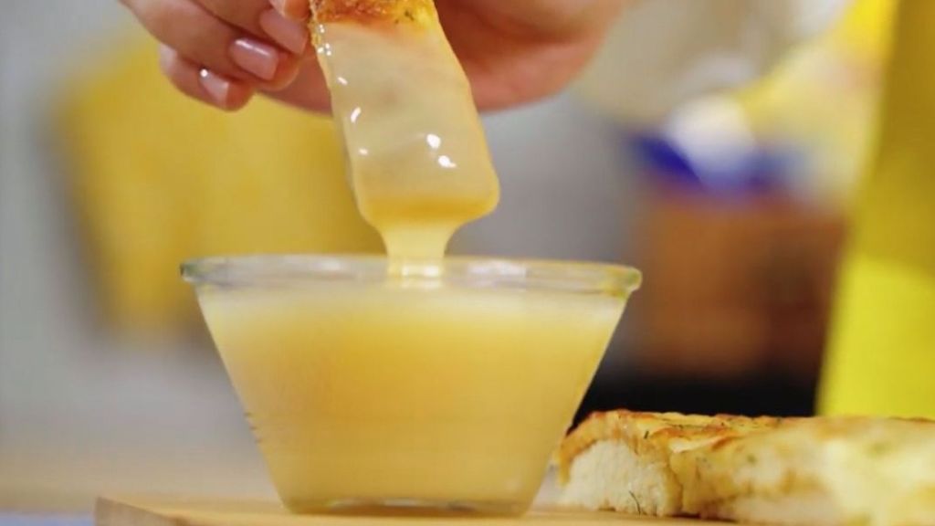 Libur Akhir Tahun Sudah di Depan Mata, Moms Intip Yuk Ide Camilan Simple 'Creamy Cheese Stick' untuk si Kecil
