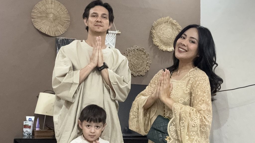 Perjalanan Iman Marcell Darwin Menuju Umroh Perdana, Intip Yuk Beauty!