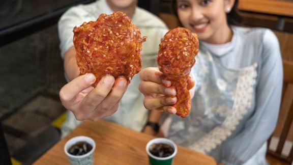 Tertarik dengan Olahan Ayam? Moms, Intip Yuk Varian 'Iftar Spice dan Menu Cheezy Kong untuk Buka Puasa!
