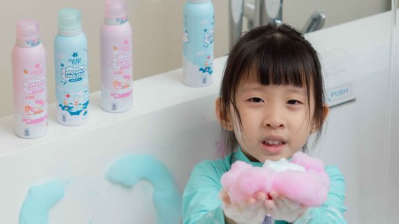Cara Baru Atasi Anak Susah Mandi Tanpa Drama, Moms Wajib Tahu!