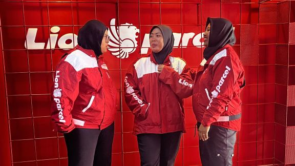Perempuan di Profesi Maskulin, Kini Tak Lagi Ragu Jadi Kurir dan Berani Lawan Stigma
