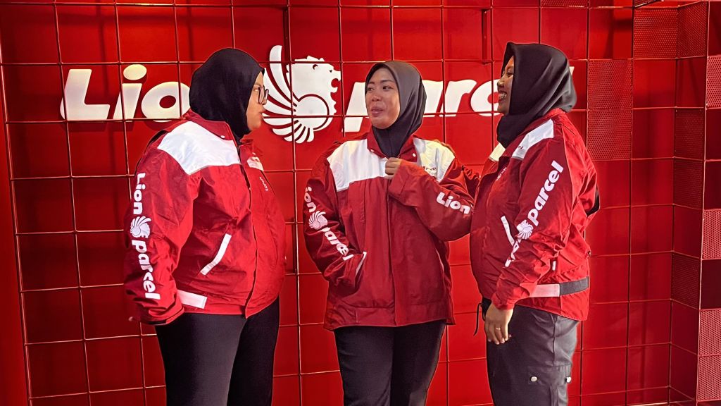 Perempuan di Profesi Maskulin, Kini Tak Lagi Ragu Jadi Kurir dan Berani Lawan Stigma