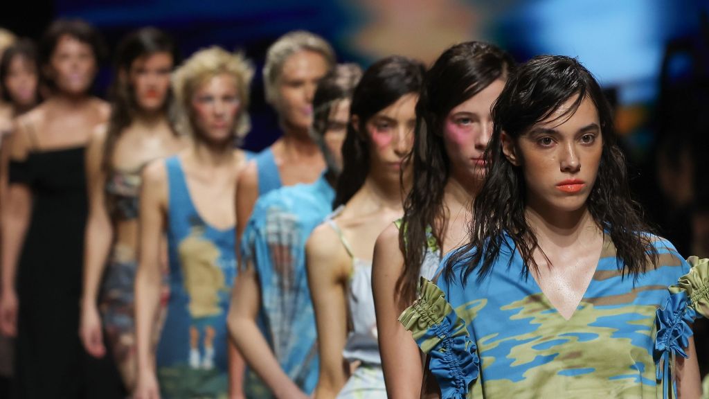 Runway Global Bergeser, Sustainable Fashion Jadi Sorotan Nih Beauty!