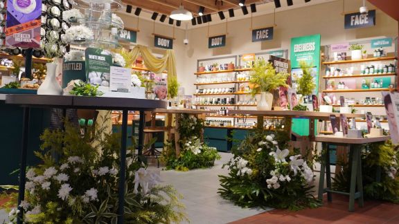 50 Tahun The Body Shop, Nostalgia Dewberry Kembali Nih Beauty!