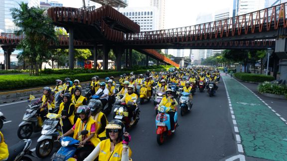 Nyaman Berkendara Tanpa Gerah, Ini Tips Favorit Riders Perempuan di Kota Besar