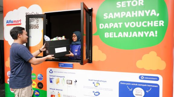 Sampah Rumah Tangga Kini Bisa Disetor Sambil Belanja, Nestlé Indonesia dan Alfamart Spill Caranya Moms!