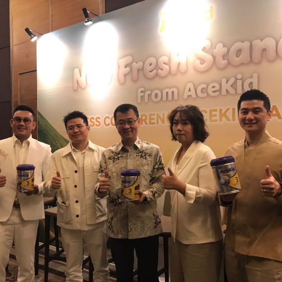 Susu Formula Premium AceKid Hadir, Dokter Ingatkan Pentingnya Cek Komposisi Susu