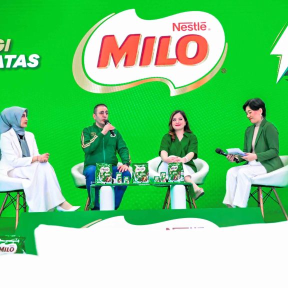Bukan Sekadar Pintar, Ternyata Anak Juga Harus Aktif Bergerak Lho Moms!