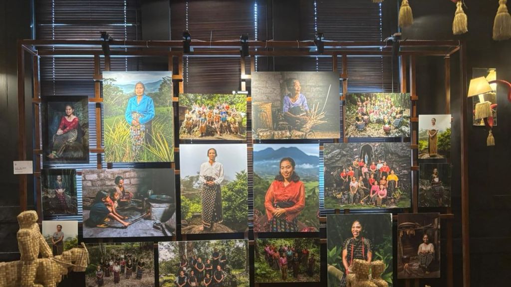 Weaving Wonders Angkat Kisah Perempuan NTT di Balik Ketahanan Pangan dan Ekonomi Lokal