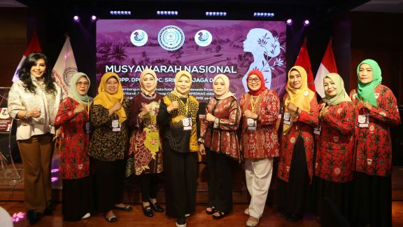 Bukan Hanya Mengurus Rumah, Perempuan Desa Kini Memimpin!