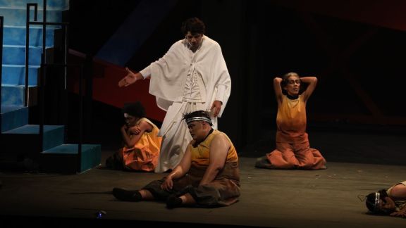 Tak Sekadar Menghibur, Rumah Sakit Jiwa dari Teater Koma Suguhkan Refleksi tentang Empati