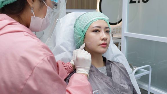 Contouring Kini Tak Lagi Ngejar Wajah Tirus, yang Natural Makin Jadi Standar!
