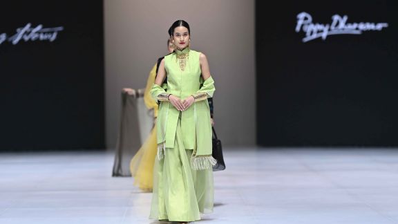 Ulos Bertransformasi, Warna Pastel yang Cantik Jadi Sorotan IFW 2026