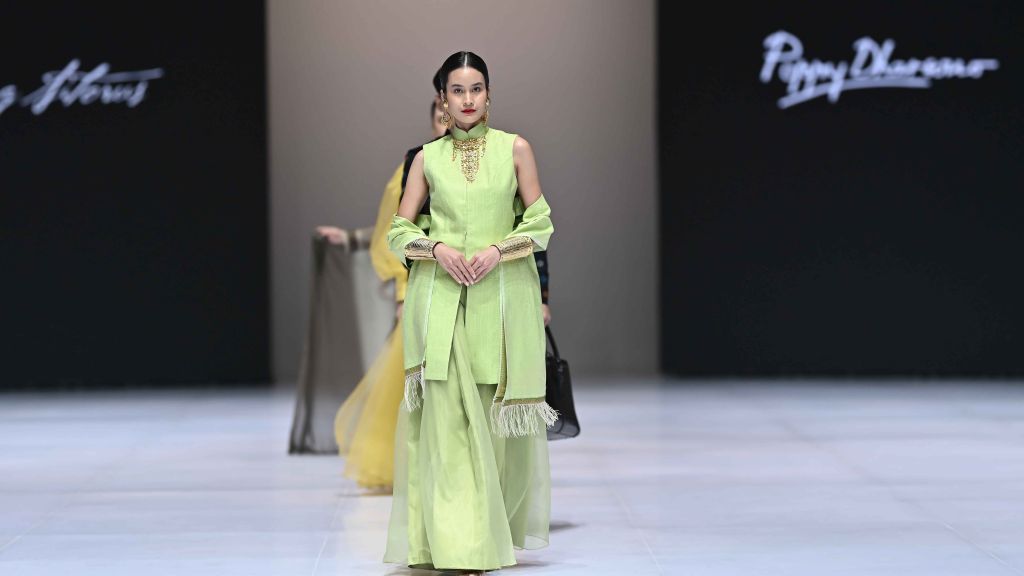 Ulos Bertransformasi, Warna Pastel yang Cantik Jadi Sorotan IFW 2026