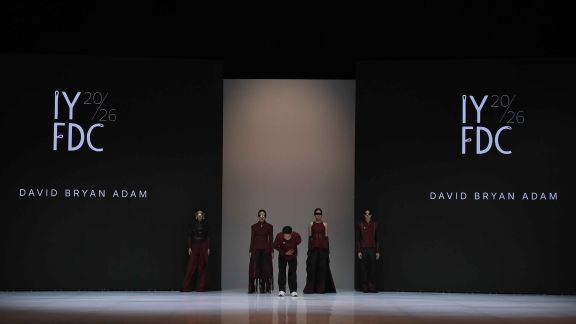 Karier Berbelok ke Fashion, Arsitek Ini Raih Prestasi di IFW 2026