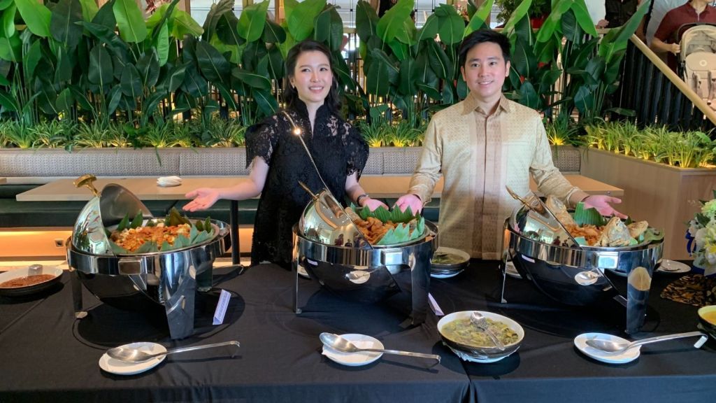 Cocok untuk Makan Bareng Keluarga, Bumi Lembur Kuring Hadirkan Resto Sunda Rumahan di PIM 1