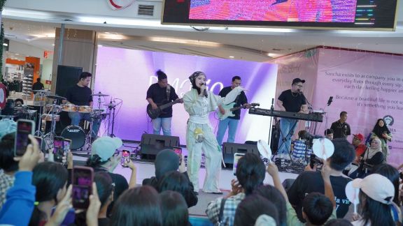 Dinalia Bawa Perspektif Baru tentang Cinta Anak Muda, Intip Yuk!