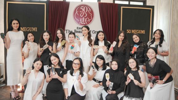 Uban Kini Jadi Bagian dari Beauty Journey, Bukan Sekadar Tanda Usia Lho!